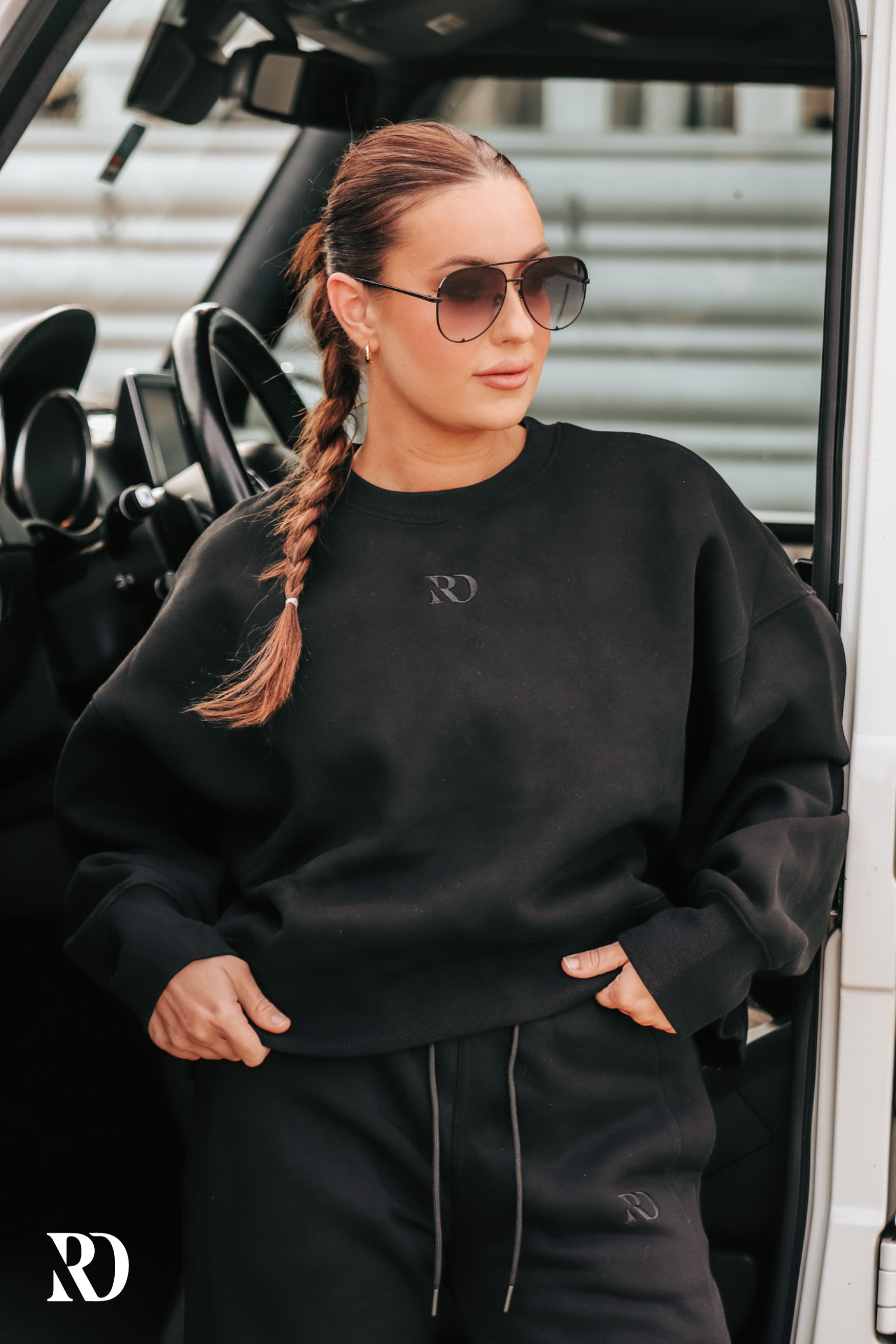 BLACK WARMUP PULLOVER | RD ESSENTIALS