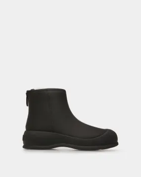 Frei Snow Boots In Black Leather