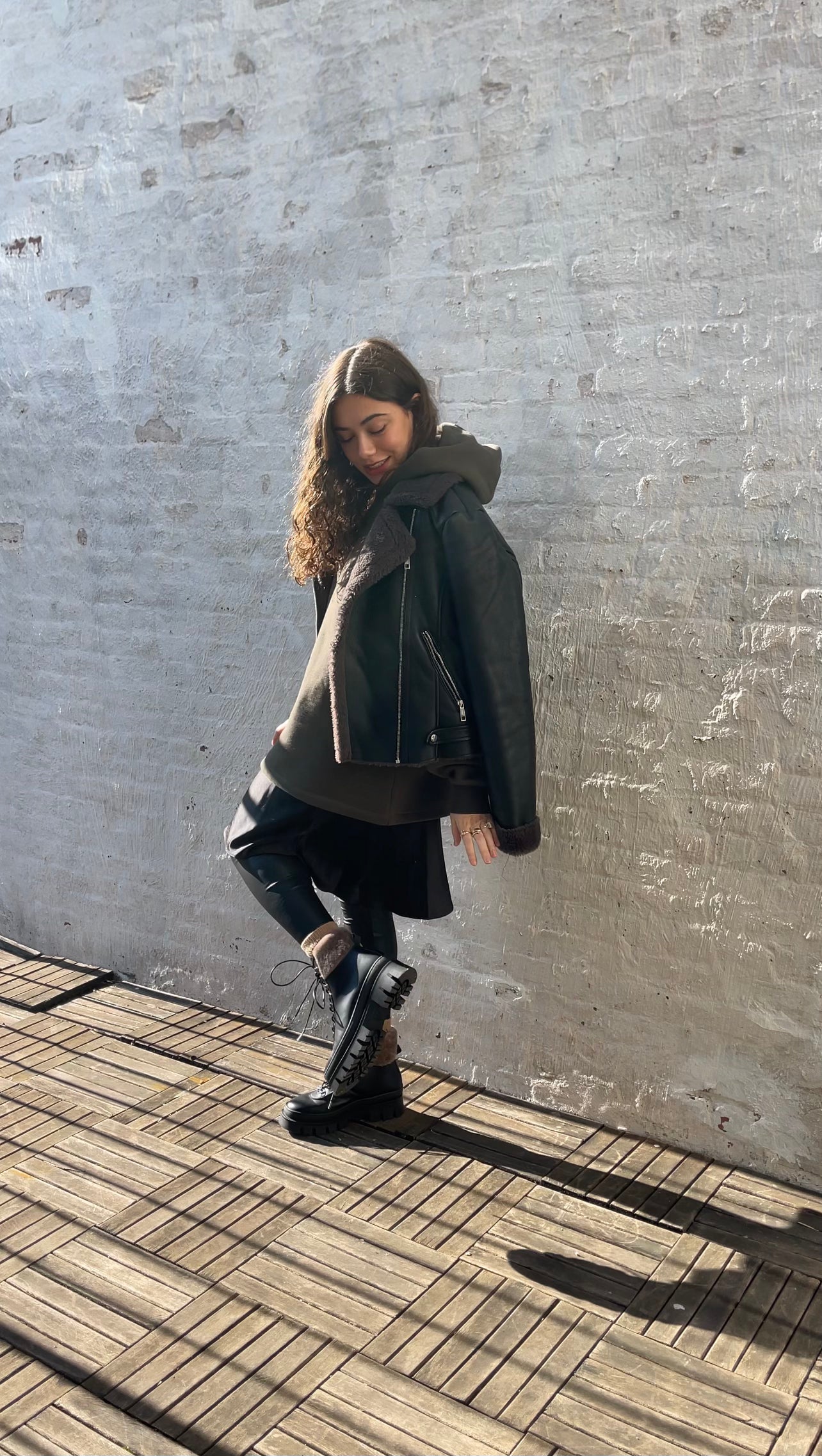 Moena - Black Leather/Shearling