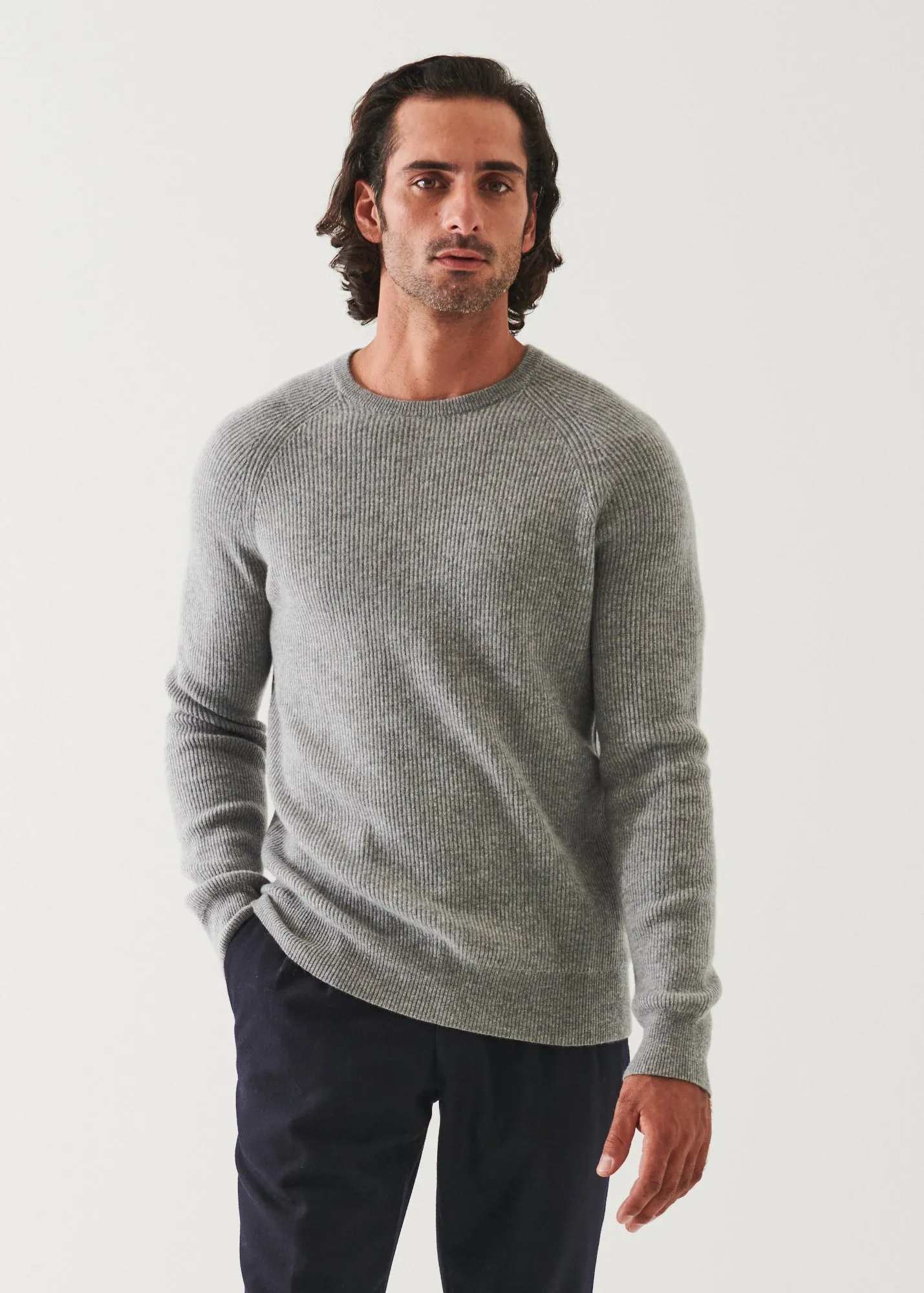 RIBBED CASHMERE CREWNECK