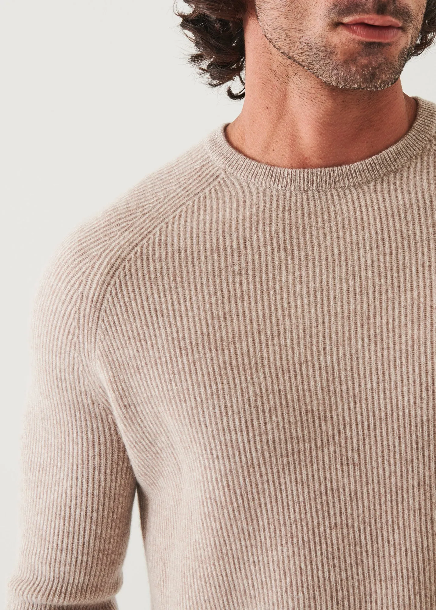 RIBBED CASHMERE CREWNECK