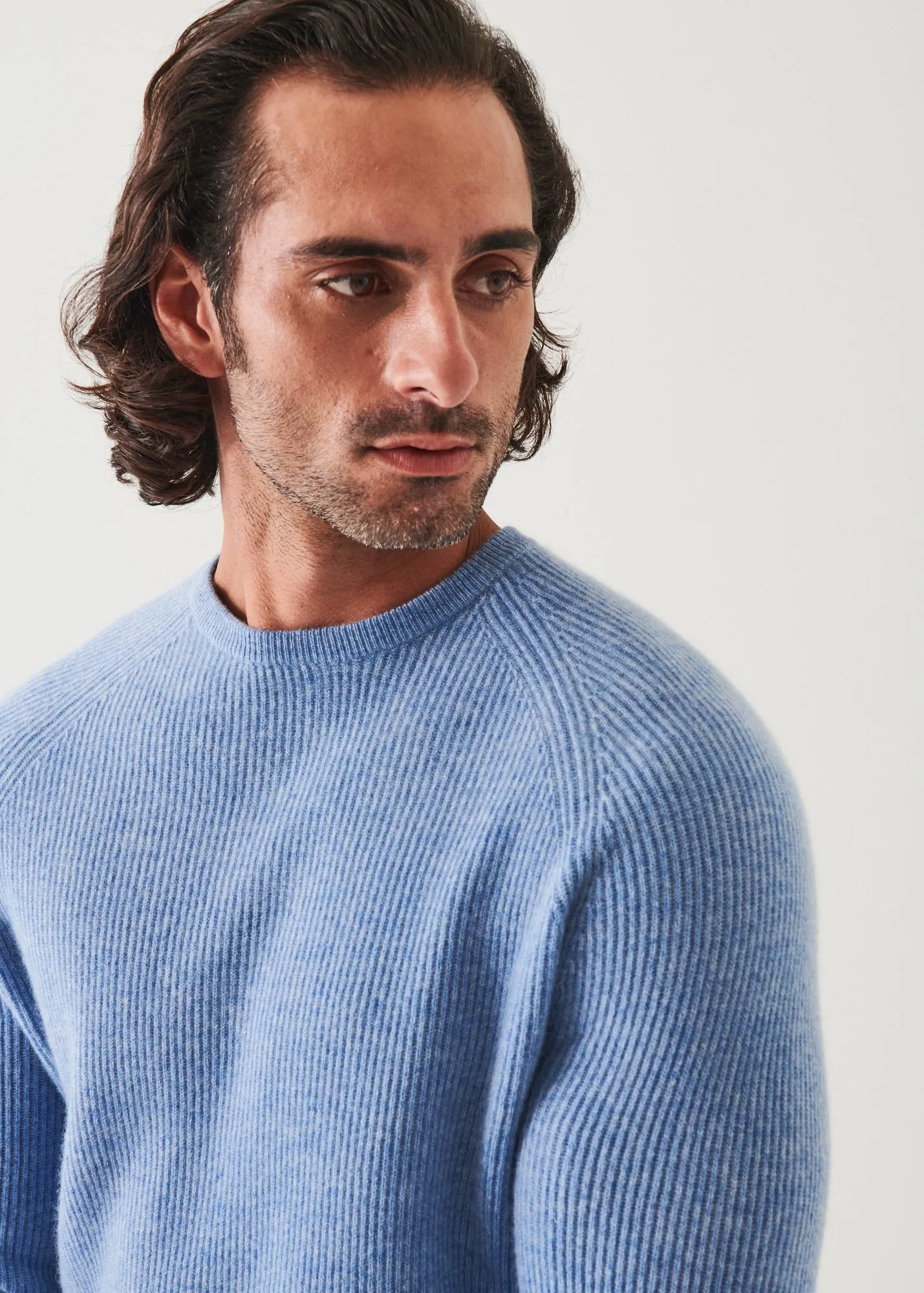 RIBBED CASHMERE CREWNECK