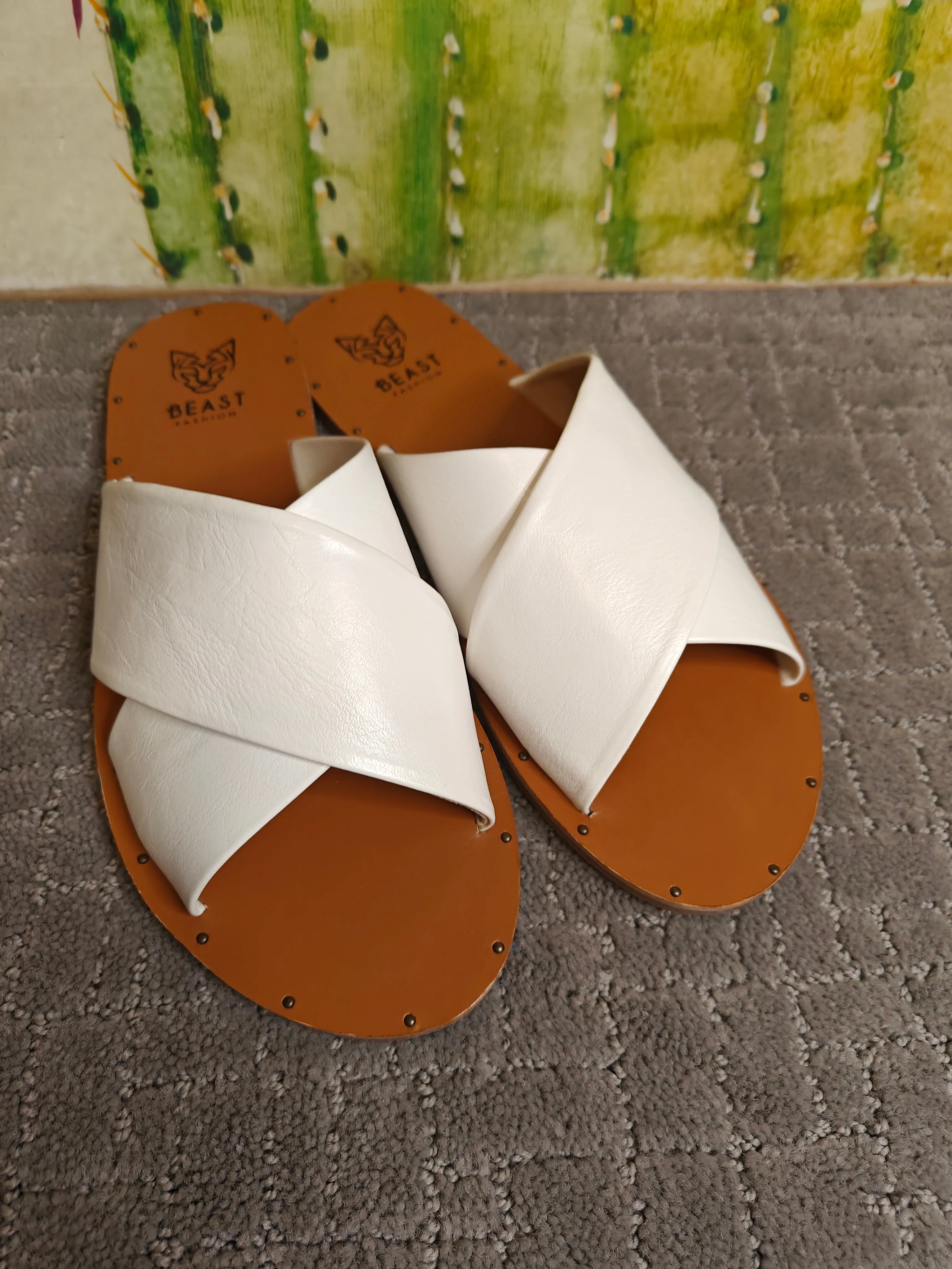 The Indy Sandals in White