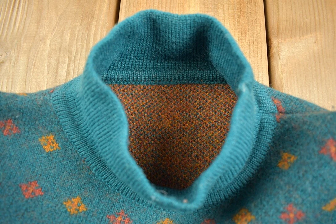 Vintage 1980s 100% Wool Patterned Mock Neck Sweater / Vintage 80s Cable Knit / All Over Pattern / Colourful Sweatshirt / Abstrac