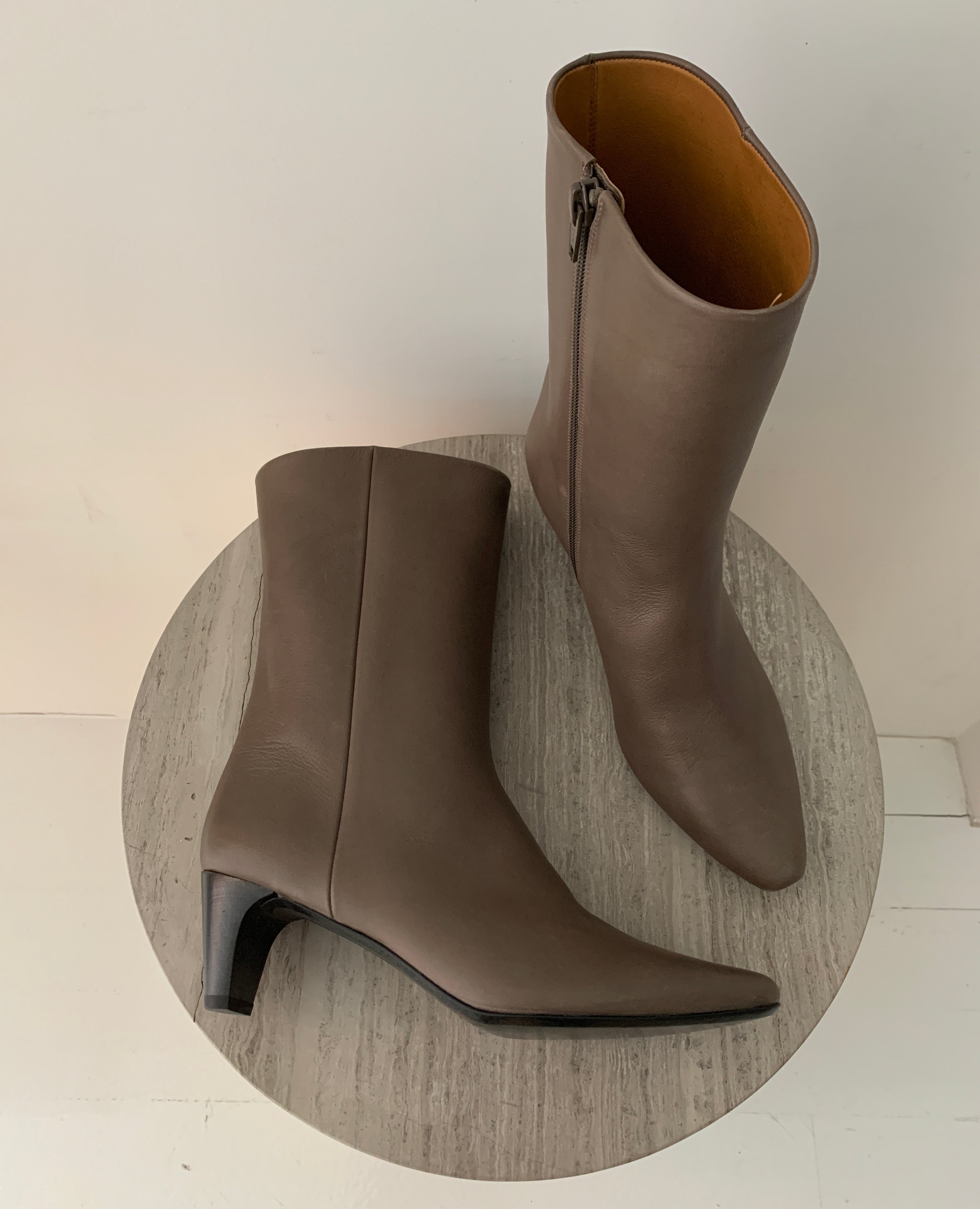 Warehouse Sale - Wakame Boots Taupe Leather